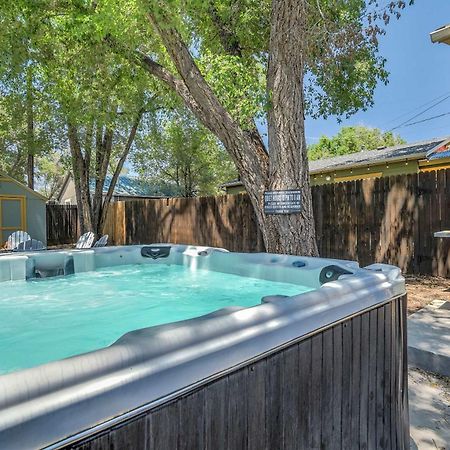 콜로라도스프링스 The Vibrant Victorian Hot Tub & Fire Pit In Occ 빌라 외부 사진