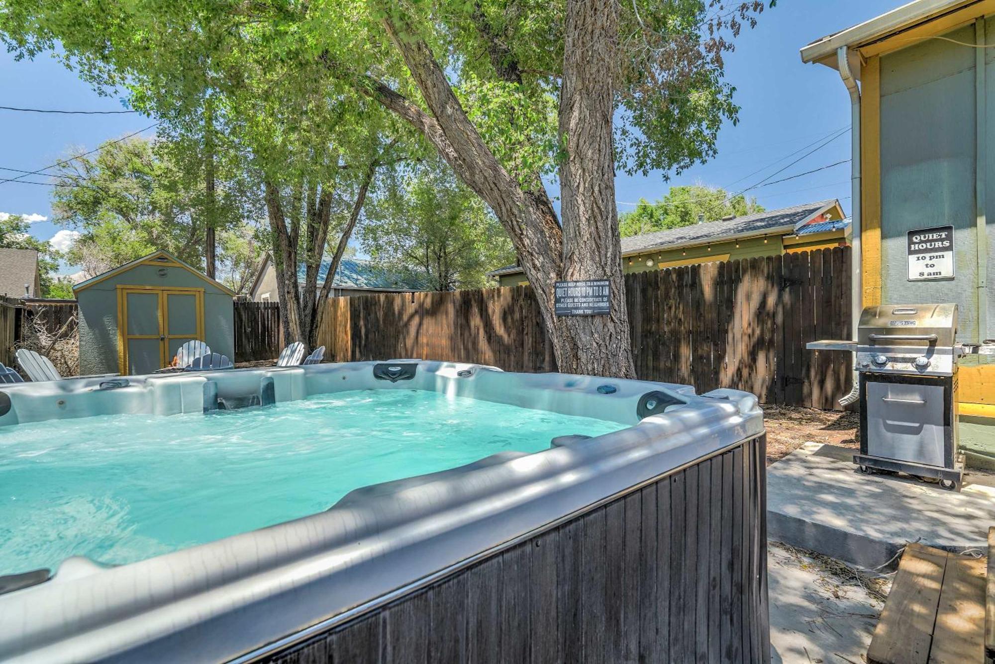 콜로라도스프링스 The Vibrant Victorian Hot Tub & Fire Pit In Occ 빌라 외부 사진